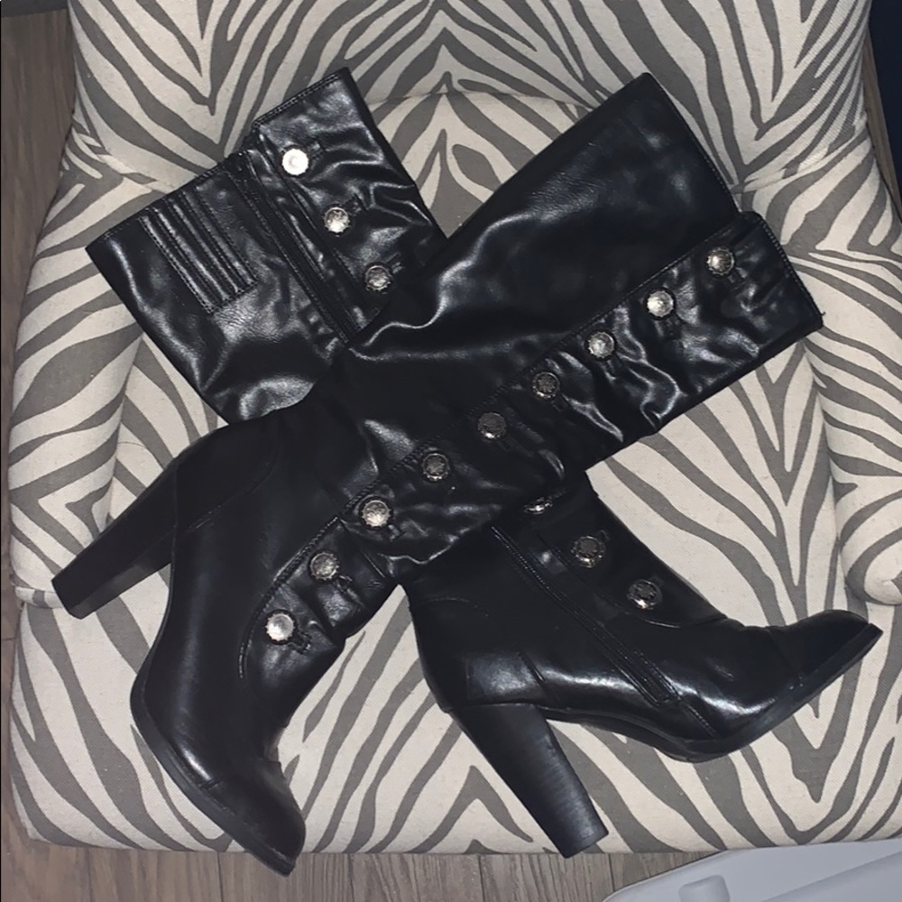 Sketchers Black boots with 20 silver coins